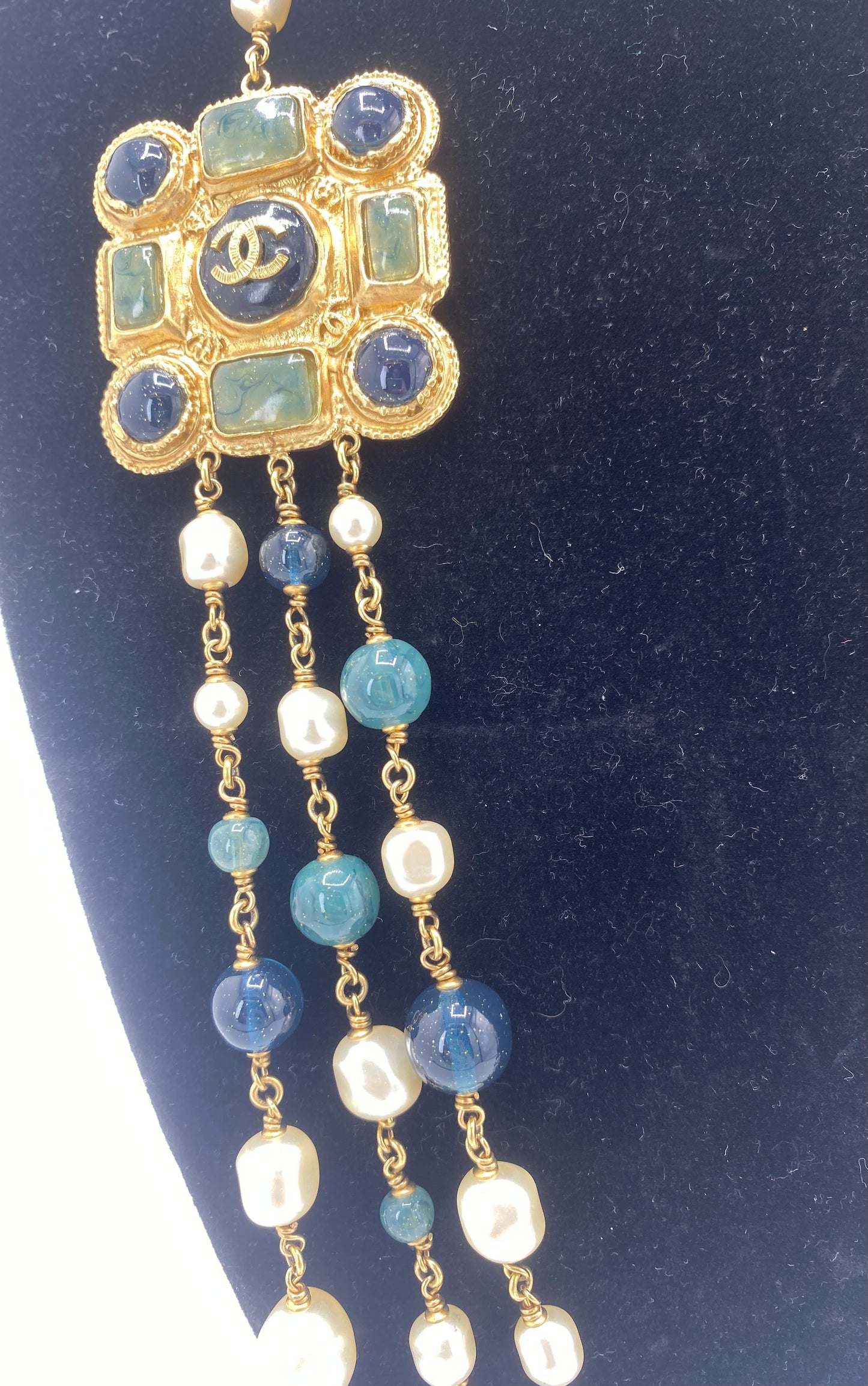 Chanel 11A Paris-Byzance 3 Strand Pearl Medallion Gold Green Blue Necklace/Belt