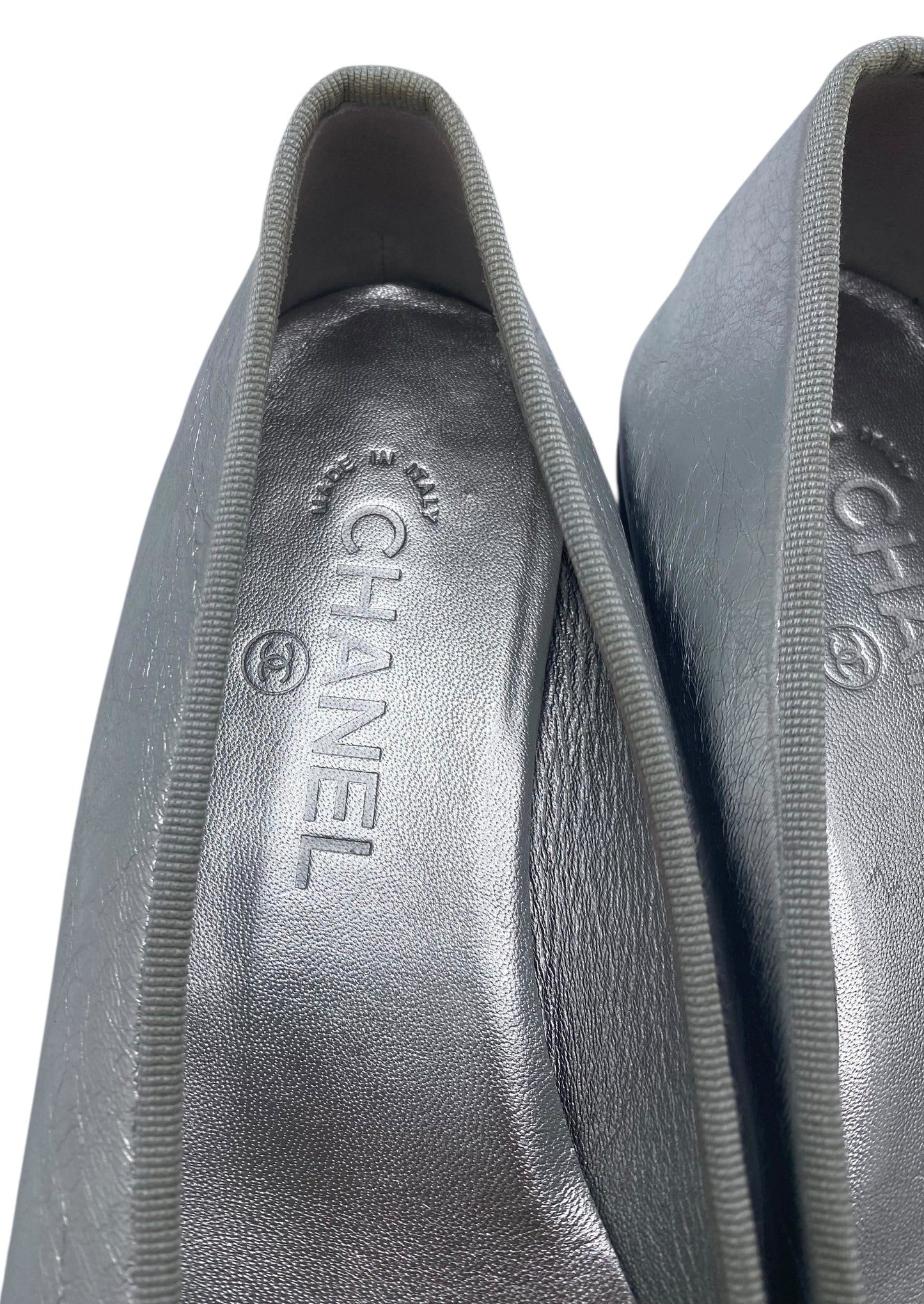 Chanel Metallic Silver Black CC Cap Toe Bow Ballet Flats EU 38
