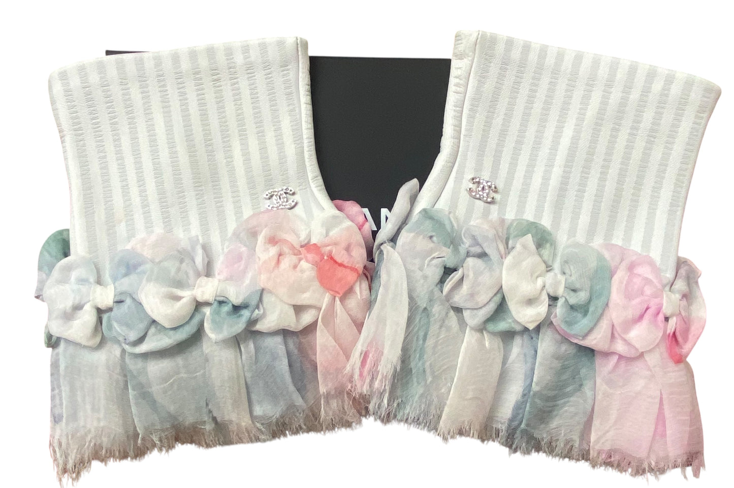 NIB Rare Chanel 13C Paris-Versailles Mint Green Leather Silk Bows CC Fingerless Gloves Size 7.5