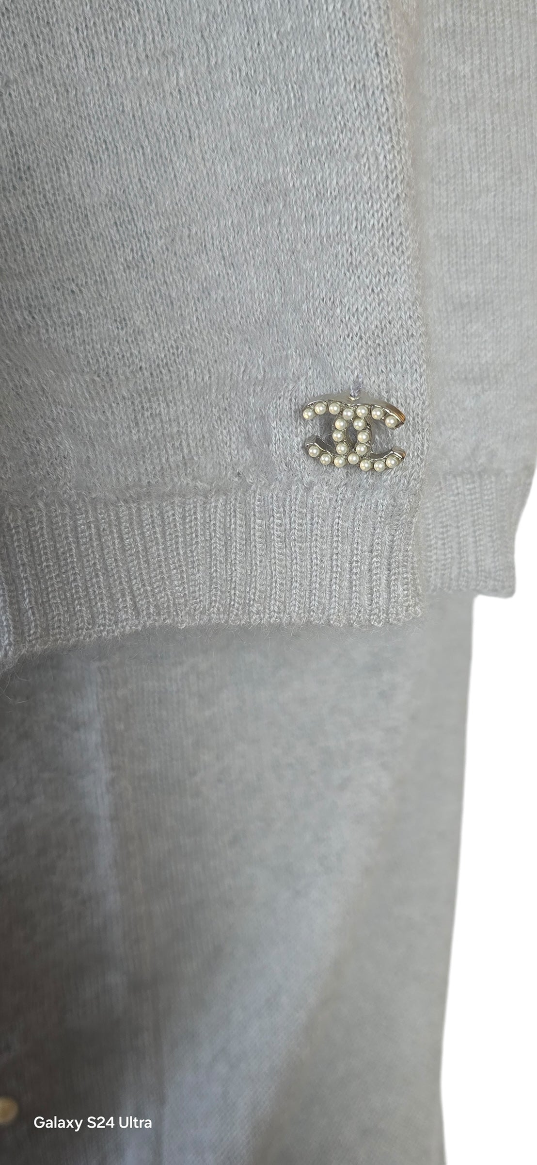 Chanel Cashmere CC Pearl Light Gray Short Sleeve Sweater Blouse FR 38