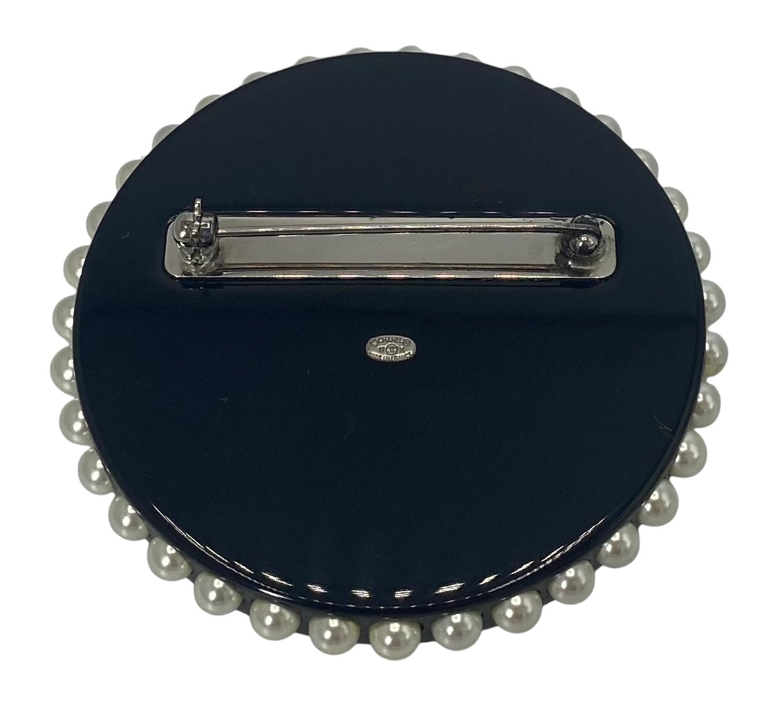 CHANEL 2017 LARGE MOON AND STAR BROOCH