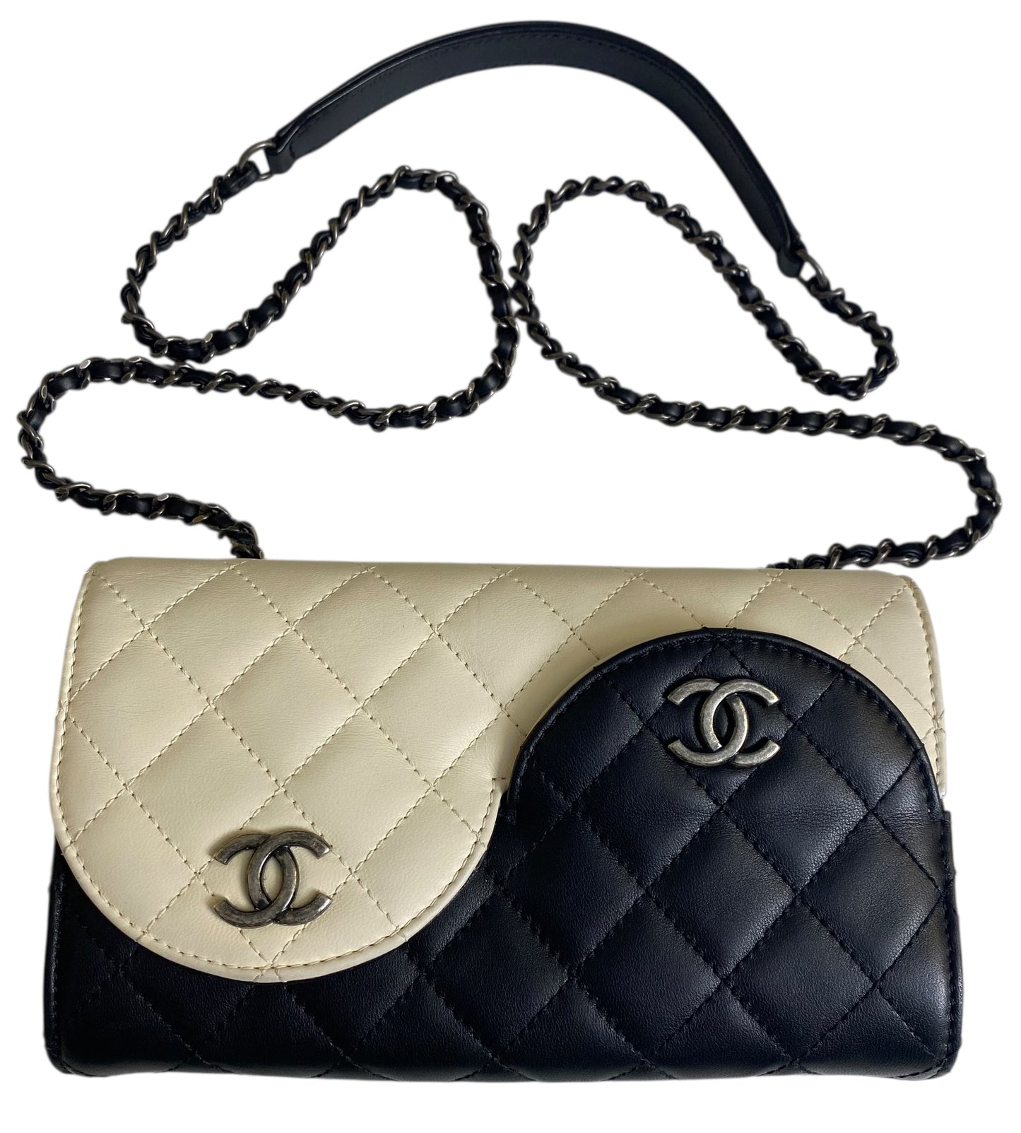 Rare Chanel 16C Paris-Seoul Small Yin Yang Flap Bag