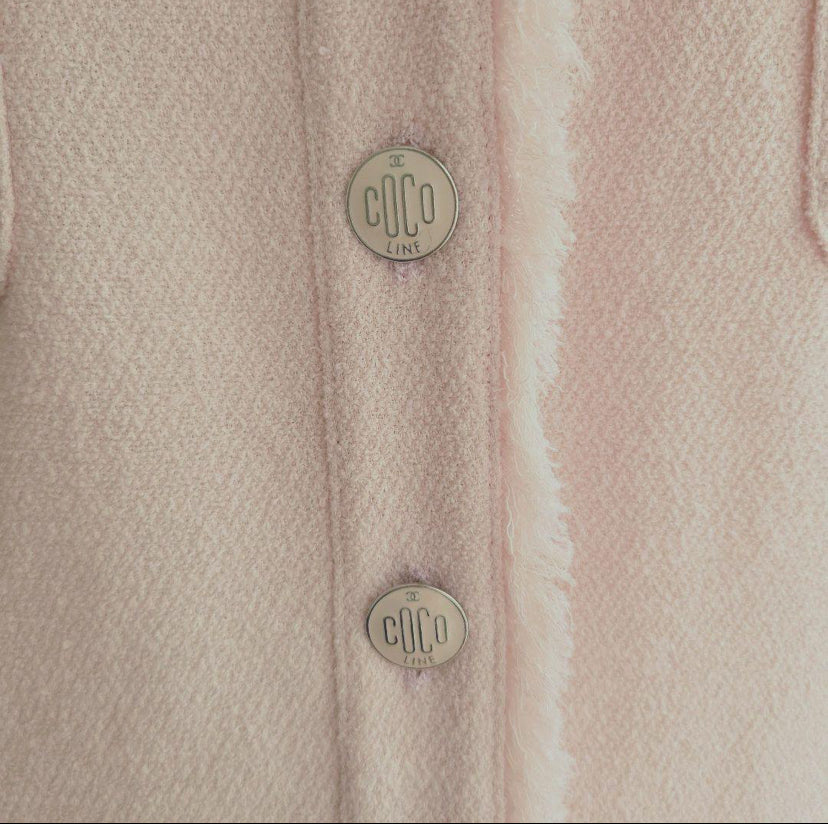 Chanel 2008 Runway Coco Line Pink Wool Boucle Short Sleeve Top Blouse Jacket FR 36