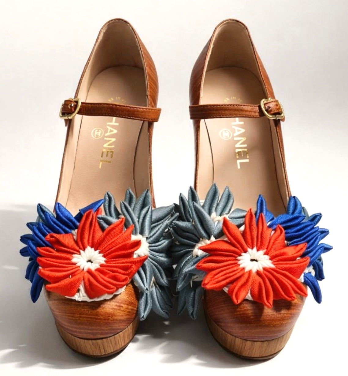 CHANEL 10P RUNWAY FLORAL PLATFORM MARYJANE WOODEN HEELS EU 39