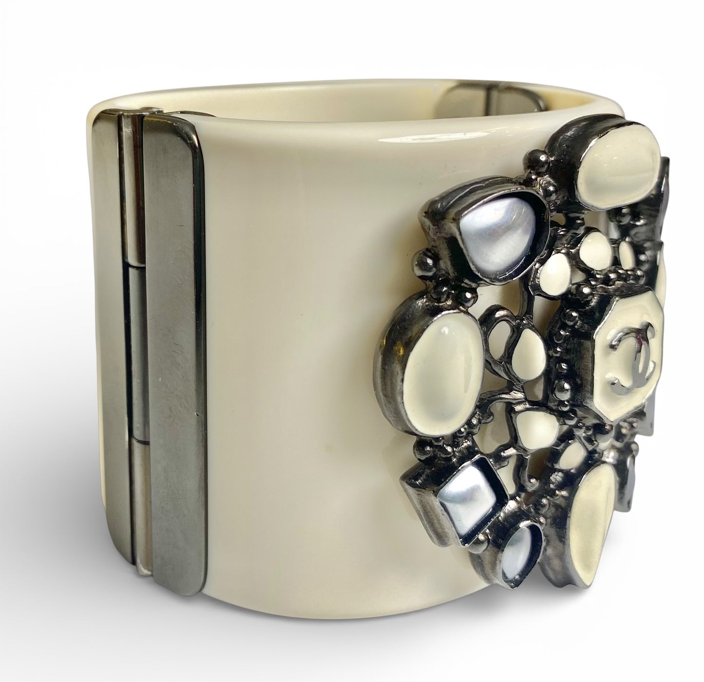 Rare Chanel 12A Paris Bombay Runway Ivory Statement Cuff Bracelet Bangle