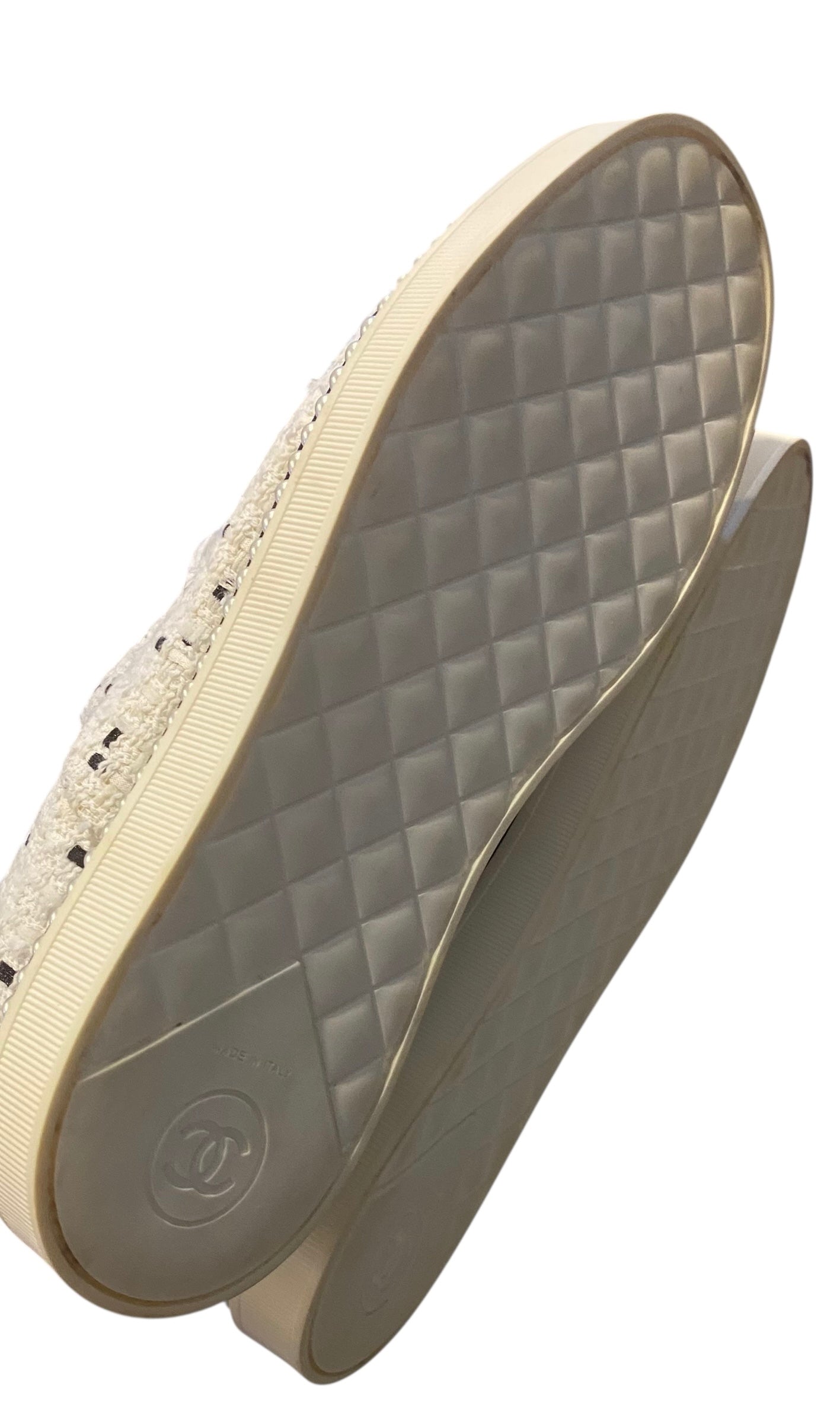 CHANEL 2017 BLACK WHITE TWEED PEARL TRIM LACE UP OXFORD SNEAKER FLATS EU 38.5
