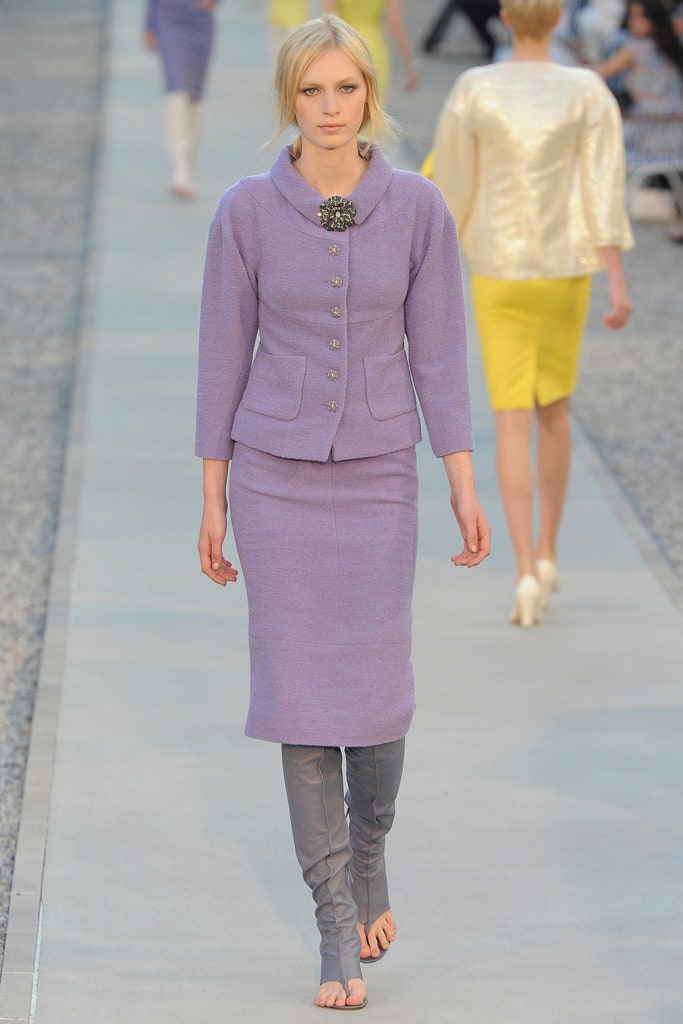 Chanel 12C Runway Lavender Purple Wool Boucle Jacket FR 44