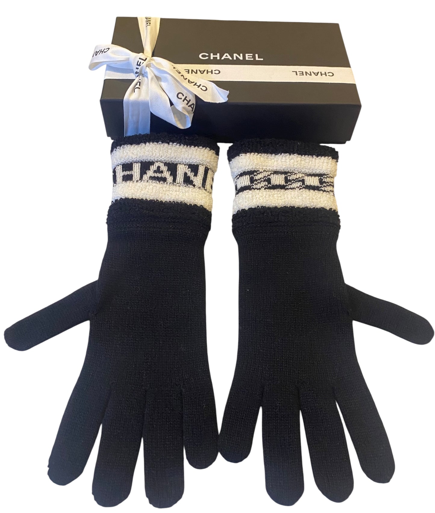 Chanel 20K Limited Edition CC Black Ecru Cashmere Logo Gloves